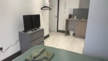 Room, 1 Bedroom | Room amenity