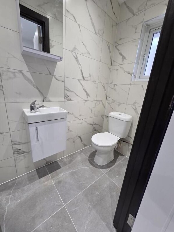 Room, 1 Bedroom | Bathroom - Room-1066 Apart Hotel - Hastings (Hastings)