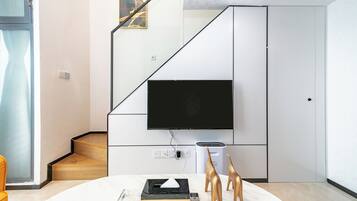 Superior Duplex, City View | Interior