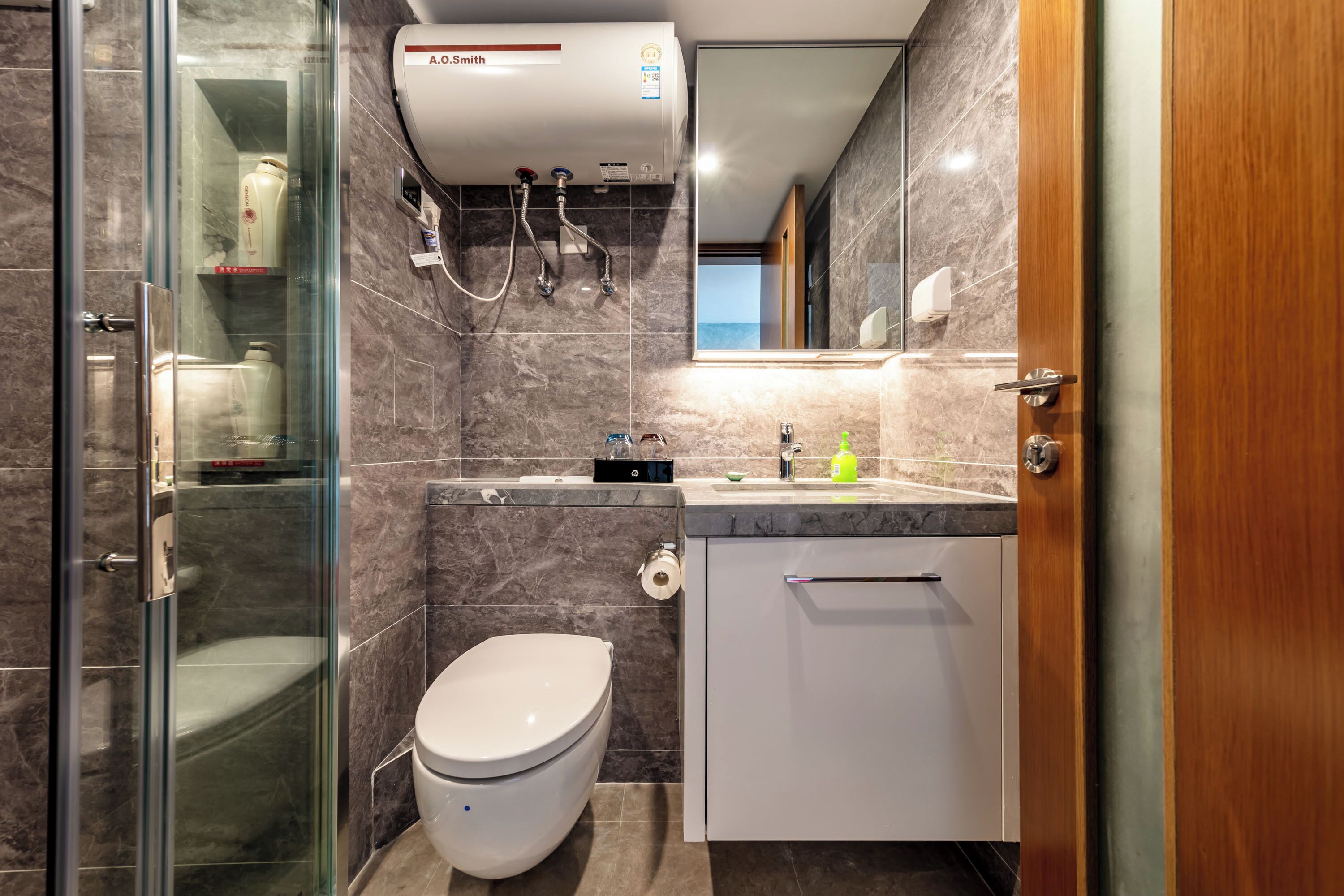 Superior Room, City View | Bathroom