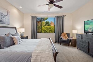 3 bedrooms, iron/ironing board, free WiFi, bed sheets - Iconic Red Rock Views, Luxury Southwest Style with (Sedona)