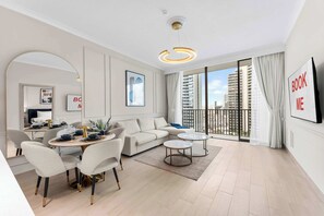 Interior - Free housekeeping visits during your stay - StayShort - Elegant 1 Bedroom in JVC that Sleeps 4 with Balcony (JVC)
