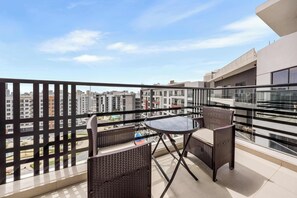 Outdoor dining - Free housekeeping visits during your stay - StayShort - Relaxing Studio in Arjan that Sleeps 3 (Arjan)