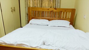 Room, 1 Katil Kelamin (Double), Private Bathroom | Peti besi dalam bilik, Wi-fi percuma 