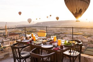 Tempat makan luar