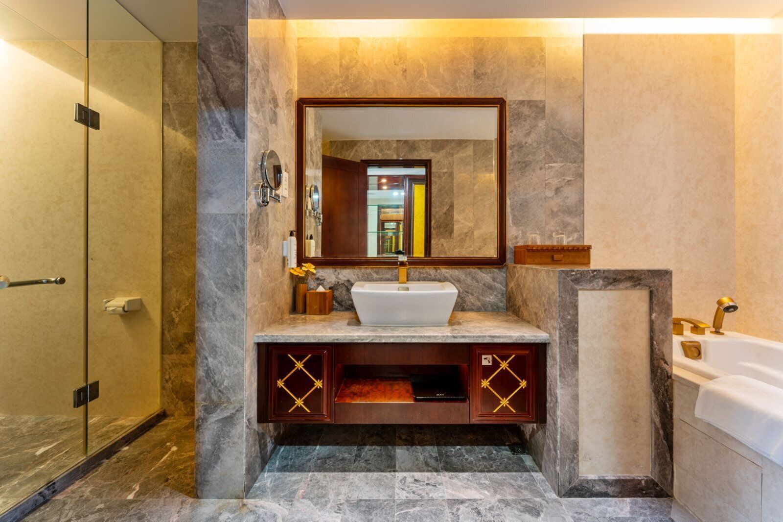Superior Family Room | Bathroom | Hair dryer, towels, soap, shampoo