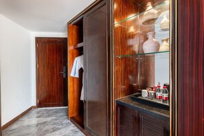 Habitación Deluxe doble, balcón | Interior