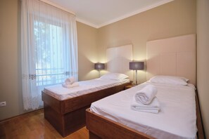 2 habitaciones, tabla de planchar con plancha y wifi gratis 