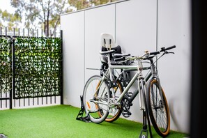 Apartment | Reception - Two Bedroom Retreat Opposite Victoria Park (Melbourne)