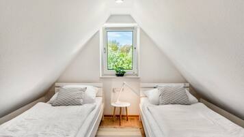 WiFi, bed sheets