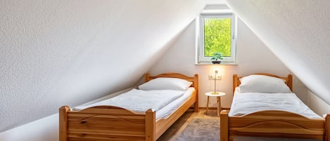 WiFi, bed sheets
