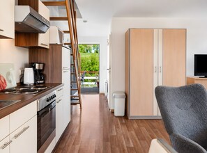 Fridge, microwave, oven, stovetop - Sunrise Holiday Apartment – Your Retreat in the Heart of Nature (Herzberg am Harz)