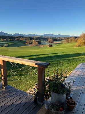 Property grounds - Chalet Bergblick: Mountain View, Private Terrace & Wi-Fi (Rimsting)