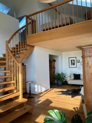 Interior - Chalet Bergblick: Mountain View, Private Terrace & Wi-Fi (Rimsting)