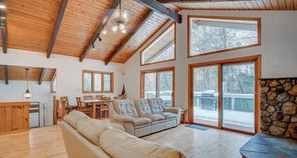 Family Chalet Near Storyland - Fenced Yard - Sleeps 11 - Quiet Linderhof Retreat