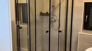 Shower, hair dryer, towels - Apartment for 4 People (65 m²) in Weilerswist (Weilerswist)