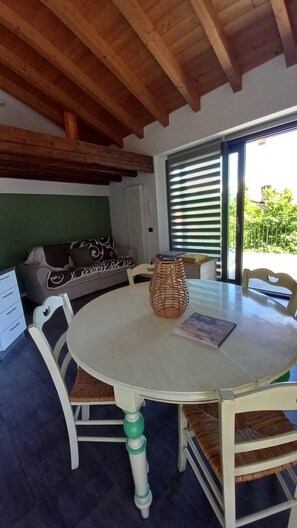 Dining - LAKE IN NATURE Cosy apartment in Gravedona ed Uniti mountain, nature and lake (Brenzio)