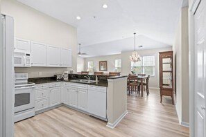 Fridge, microwave, oven, stovetop - 2 bedroom 2 bath gated community. Near beach. Great getaway! (North Myrtle Beach)