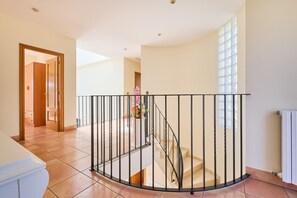 Villa | Interior - Garden Refuge by the Nature Trails (Blanes)