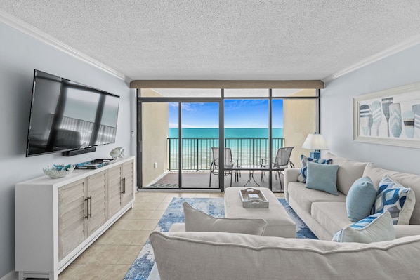 Smart TV - 1 bedroom 1.5 baths oceanfront condo. Sleeps 4. 11th floor views. Ocean Drive. (North Myrtle Beach)