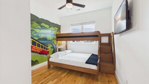 4 bedrooms, free WiFi, bed sheets