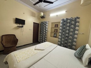 Deluxe Double Room | Laptop workspace, free WiFi - Haveli Guest House (Jodhpur)
