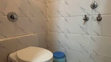 Deluxe Double Room | Bathroom