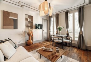 Superior Apartment, Courtyard View | Ruang tamu