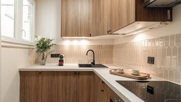 Superior Apartment, Courtyard View | Private kitchen