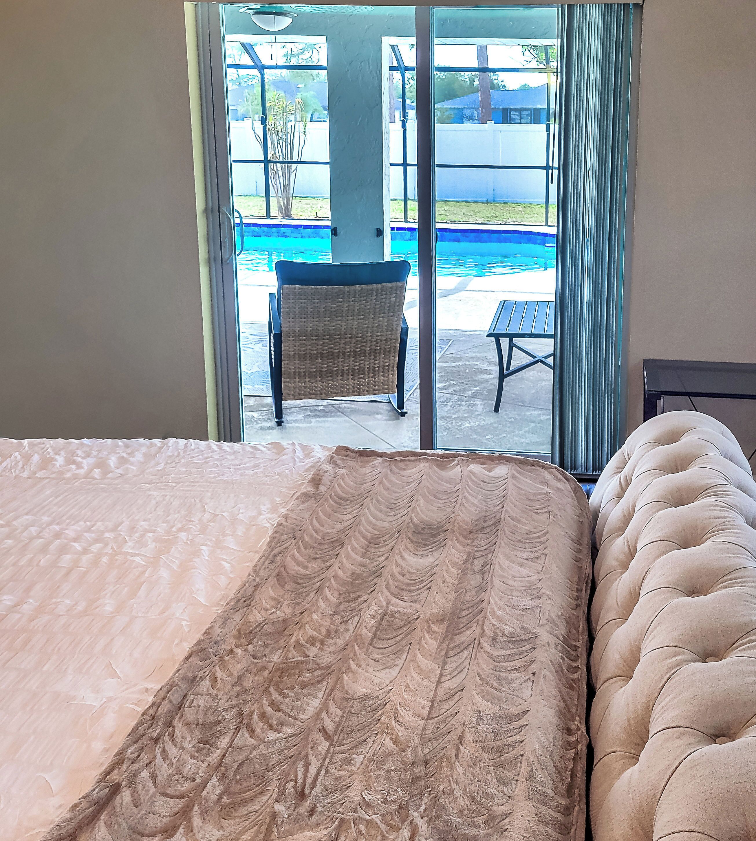 3 bedrooms, desk, iron/ironing board, travel cot