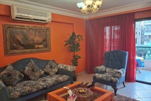 Living area - Entire rental, Abas el Akad Apartment with 3 bedroom (33) (Cairo)