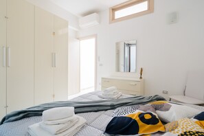 Iron/ironing board, WiFi, bed sheets - Villa 'I Gabbiani in Otranto' with Private Garden, Wi-Fi, and Air Conditioning (Otranto)