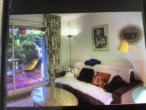 Smart TV, DVD player, books - Exceptional garden level pool cap d'antibes (Antibes)
