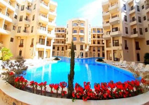 Outdoor pool - Luxury One-Bedroom Apartment Near El Gouna With Pool Access. (Hurghada)