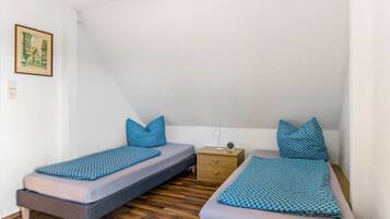 WiFi, bed sheets