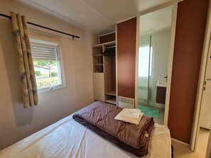 3 Schlafzimmer, Bügeleisen/Bügelbrett