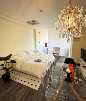 2 bedrooms, in-room safe, iron/ironing board, travel cot - Majestic Café - Porto Romance Suite for 6 guests, historical center, air-cons (Porto)