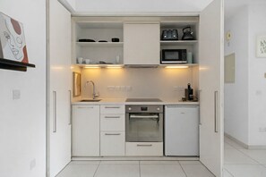 Microondas, horno y parrilla de estufa