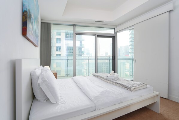 Double Room, Park View - Plush Hotel (Downtown Toronto)