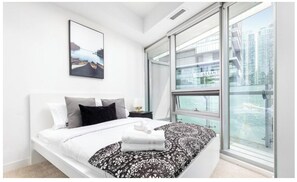 Room - Plush Hotel (Downtown Toronto)