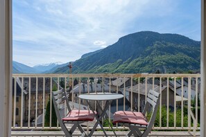 Property grounds - Apartment 'Duplex Saint Jean' with Mountain View (Saint-Jean-de-Maurienne)