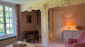 8 chambres, fer et planche à repasser, Wi-Fi gratuit, draps fournis