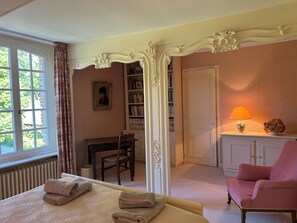 8 bedrooms, iron/ironing board, free WiFi, bed sheets - Large family home - Swimming pool - Tennis court - 7km from beaches (Petit - Caux)