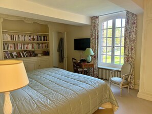 8 chambres, fer et planche Ă repasser, Wi-Fi gratuit, draps fournis
