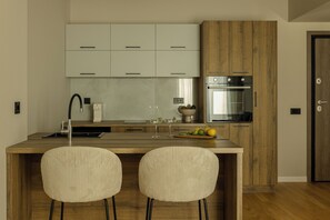 Deluxe Apartment, 1 Bedroom | Private kitchen - The Offset (Ioannina)