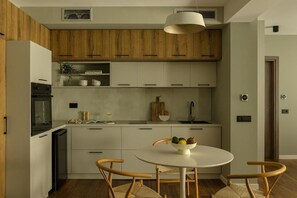 Deluxe Apartment, 1 Bedroom | Private kitchen - The Offset (Ioannina)