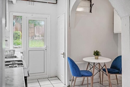 Cosy 2 Bed 5 Guests Garden Parking-wifi & Netflix