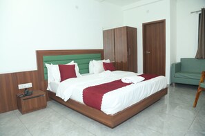 Double or Twin Room, Balcony, City View - Hotel Akash Palace  (Shapar)