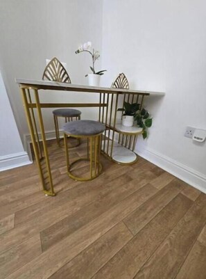 Interior - Glams Luxury Flat : Spacious, Stylish Comfort in Wolverhampton (Wolverhampton)
