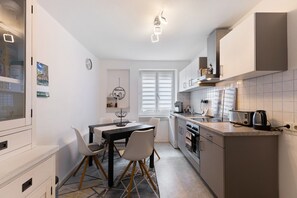 Private kitchen - The Gerberhaus – 75 sqm Apartment in the Center, 2 Bedrooms (Villingen-Schwenningen)